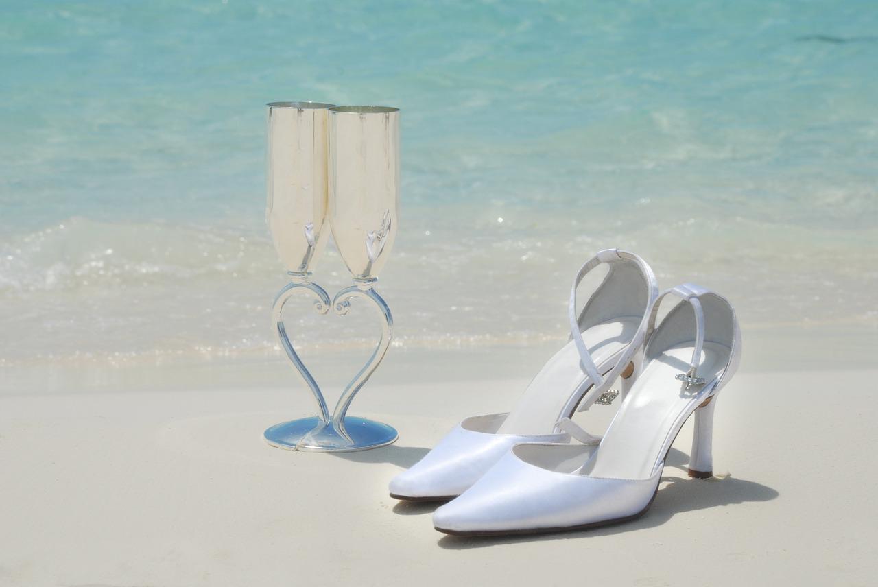 bridal shoes, wedding glasses, beautiful beach-1434864.jpg